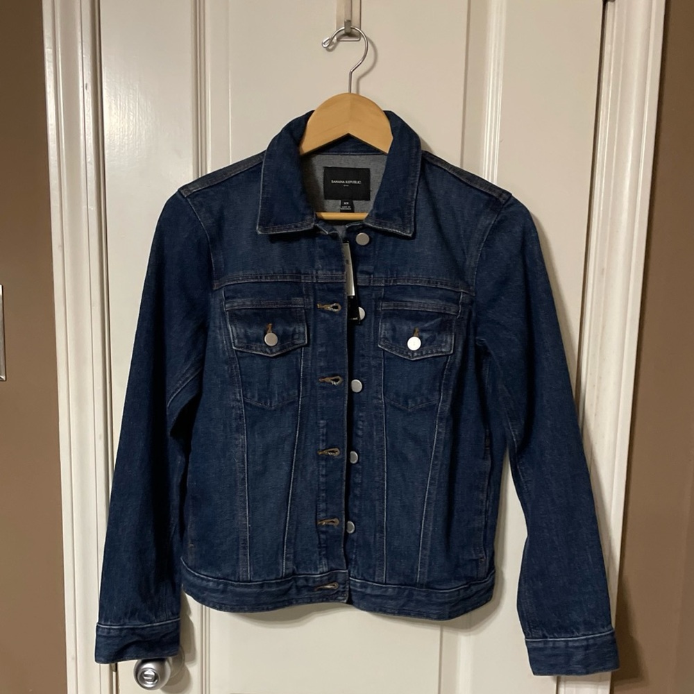 Banana Republic Classic Denim Trucker Jacket – XS Dark Wash – NWT $120